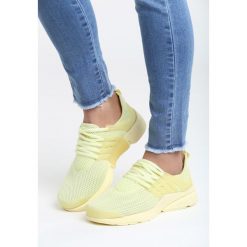 Żółte Buty Sportowe Soft. Żółte buty sportowe damskie Born2be, bez wzorów, z meshu, sportowe. Za 79,99 zł.
