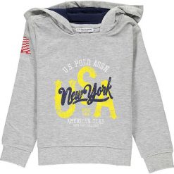 Bluza w kolorze szarym. Szare bluzy niemowlęce U.S. POLO ASSN. Kids, z nadrukiem, bez rękawów, bez kaptura. W wyprzedaży za 157,95 zł.