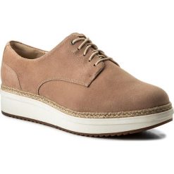 Espadryle CLARKS - Teadale Rhea 261319734 Belge Suede. Czerwone półbuty damskie skórzane marki Clarks, na płaskiej podeszwie. W wyprzedaży za 299,00 zł.