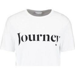 Samsøe & Samsøe TRAVEL Tshirt z nadrukiem white. Białe koszulki polo męskie marki Samsøe & Samsøe, xxl, z nadrukiem, z bawełny. Za 249,00 zł.