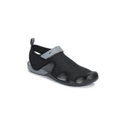 Sandały Crocs SWIFTWATER MESH SANDAL W. Czarne klapki damskie Crocs, z meshu. W wyprzedaży za 175,20 zł.