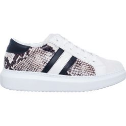 Skórzane sneakersy w kolorze biało-beżowym. Brązowe trampki i tenisówki damskie Loretta, ze skóry, na sznurówki. W wyprzedaży za 389,95 zł.