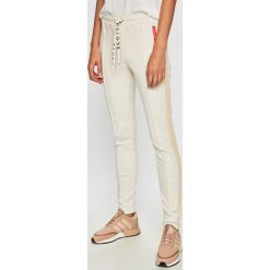 Scotch & Soda - Spodnie. Czarne spodnie damskie Scotch & Soda, s, z elastanu. W wyprzedaży za 299,90 zł.