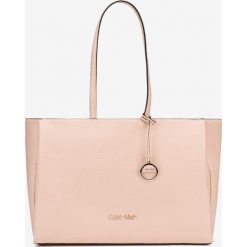 Calvin Klein Torebka Beżowy. Brązowe torebki klasyczne damskie Calvin Klein, bez wzorów, z materiału, bez dodatków. Za 686,95 zł.