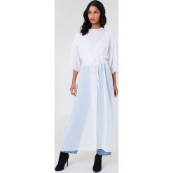 Płaszcze damskie: NA-KD Boho Sukienka-płaszcz z szyfonu – White
