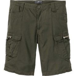 Bermudy bojówki bonprix ciemnozielony. Zielone spodenki i szorty męskie bonprix, m, bez wzorów. Za 109,99 zł.