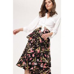 Czarna Spódnica Flowerpot. Czarne spódniczki damskie Born2be, s, bez wzorów, midi. Za 59,99 zł.