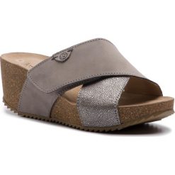 Klapki JOSEF SEIBEL - Meike 15 68715 276 780 Moinar/Kombi. Szare klapki damskie Josef Seibel, bez wzorów, ze skóry, bez obcasa, na obcasie. W wyprzedaży za 259,00 zł.