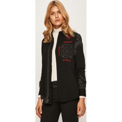 Desigual - Koszula. Czarne bluzki damskie Desigual, na co dzień, s, bez wzorów, z wiskozy, klasyczne, z klasycznym kołnierzykiem, z długim rękawem. W wyprzedaży za 149,90 zł.