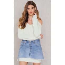 Swetry oversize damskie: Rut&Circle Sweter z wycięciami na ramionach Luna – White,Offwhite