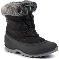 Śniegowce KAMIK - Momentumlo NK2179 Black. Czarne kozaki damskie Kamik, z tworzywa sztucznego, bez zapięcia. W wyprzedaży za 319,00 zł.