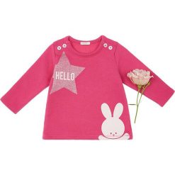 Bluza w kolorze różowym. Różowe bluzy niemowlęce Benetton Kids, z nadrukiem, z bawełny, bez rękawów, bez kaptura. W wyprzedaży za 35,95 zł.