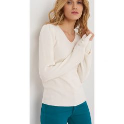 Swetry klasyczne damskie: Sweter z dekoltem w serek