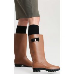 Beżowe Kalosze Raining Men. Brązowe kalosze damskie marki vices, z kauczuku, przed kolano. Za 59,99 zł.