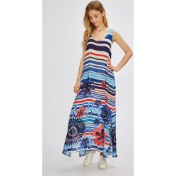 Desigual - Sukienka. Szare długie sukienki marki Desigual, na co dzień, l, z bawełny, casualowe, z okrągłym kołnierzem, na ramiączkach, proste. W wyprzedaży za 239,90 zł.