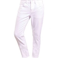 Zadig & Voltaire DAVID CROP BLAN Jeansy Slim Fit judo. Białe jeansy męskie marki Zadig & Voltaire, z elastanu. Za 729,00 zł.