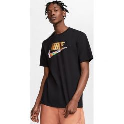 Nike Preheat Koszulka Czarny. Czarne podkoszulki męskie Nike, l, z nadrukiem, z bawełny, bez kołnierzyka, z krótkim rękawem, krótkie. Za 111,95 zł.