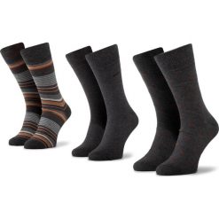 Zestaw 3 par wysokich skarpet męskich QUAZI - QZ-SOCKS-65-04-MEN-002 Szary. Szare skarpetki męskie QUAZI, bez wzorów, z elastanu. Za 39,00 zł.