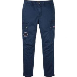 Spodnie bojówki Loose Fit bonprix ciemnoniebieski. Niebieskie spodnie męskie bonprix, m, z nadrukiem. Za 99,99 zł.
