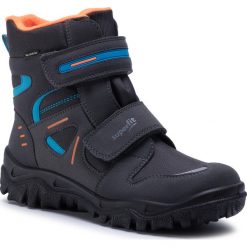 Śniegowce SUPERFIT - GORE-TEX 1-809080-2000 D Grau/Orange. Szare śniegowce chłopięce Superfit, bez zapięcia, gore-tex. Za 359,00 zł.