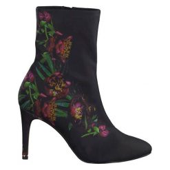Tamaris Botki ze stretchu czarny we wzory female czarny/ze wzorem 37. Czarne botki damskie Tamaris, z syntetyku, eleganckie, bez obcasa, na obcasie, na zamek. W wyprzedaży za 219,00 zł.
