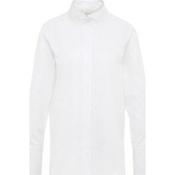 By Malene Birger LEIJAI Koszula pure white. Białe tuniki damskie marki By Malene Birger, bez wzorów, z bawełny, bez kołnierzyka, bez rękawów. Za 799,00 zł.
