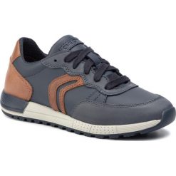 Sneakersy GEOX - J Alben B. D J949ED 0BCCL CF46N S Navy/Cognac. Niebieskie trampki chłopięce Geox, bez wzorów, ze skóry ekologicznej, na sznurówki. W wyprzedaży za 189,00 zł.