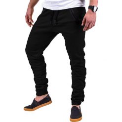 SPODNIE MĘSKIE JOGGERY P389 - CZARNE. Czarne joggery męskie marki Ombre Clothing, s. Za 69,00 zł.