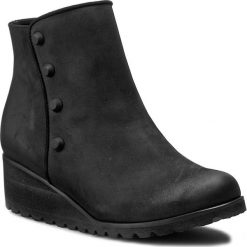 Botki EDEO - 2297-335/16 Czarny. Czarne botki damskie na obcasie marki Edeo, z nubiku. W wyprzedaży za 239,00 zł.