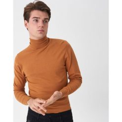 Sweter z golfem basic - Brązowy. Pomarańczowe swetry męskie House, s, bez wzorów. Za 79,99 zł.