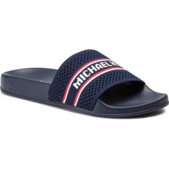 Klapki MICHAEL MICHAEL KORS - Gilmore Slide 40S9GMFA1D Admiral/Opwt. Niebieskie klapki damskie marki MICHAEL Michael Kors, bez wzorów, z tworzywa sztucznego, bez obcasa. Za 429,00 zł.