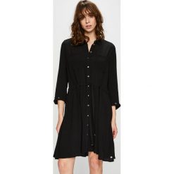 Tommy Hilfiger - Sukienka. Czarne sukienki damskie TOMMY HILFIGER, na co dzień, bez wzorów, z wiskozy, casualowe, bez kołnierzyka, bez rękawów, mini, proste. Za 749,90 zł.