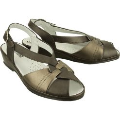 COMFORTABEL 710653-2 braun, sandały damskie. Sandały damskie Comfortabel, w paski, bez obcasa, na koturnie, z paskami. Za 209,90 zł.