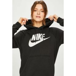Nike Sportswear - Bluza. Czarne bluzy damskie z kieszeniami marki Nike Sportswear, s, z nadrukiem, z bawełny, z kapturem. W wyprzedaży za 199,90 zł.