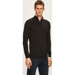 Guess Jeans - Sweter. Czarne swetry męskie Guess Jeans, s, z aplikacjami, z bawełny, z golfem, bez kaptura. Za 369,90 zł.