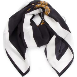 Chusta MOSCHINO - 03525 M1842 002. Czarne chusty damskie marki MOSCHINO, z jedwabiu. Za 819,00 zł.
