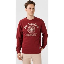 Jack & Jones Devon Blu. Bluza Czerwony. Czerwone bluzy męskie Jack & Jones, xl, z nadrukiem, z bawełny, bez kołnierzyka, bez rękawów, bez kaptura. Za 152,95 zł.