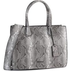 Torebka MONNARI - BAG7120-019 Silver/Grey. Szare torebki klasyczne damskie Monnari, bez wzorów, ze skóry ekologicznej, klasyczne, bez dodatków. W wyprzedaży za 149,00 zł.