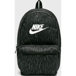 Nike Sportswear - Plecak. Czarne plecaki męskie marki Nike Sportswear, z poliesteru. Za 119,90 zł.