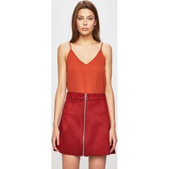 Only - Top. Pomarańczowe bluzki damskie ONLY, s, bez wzorów, z poliesteru, bez kołnierzyka. W wyprzedaży za 49,90 zł.