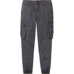 Spodnie "bojówki" Regular Fit Straight bonprix antracytowy. Szare spodnie męskie bonprix, m, bez wzorów. Za 129,99 zł.