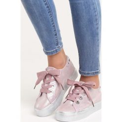 Różowe Buty Sportowe City of Angels. Czerwone buty sportowe damskie marki KALENJI, z gumy. Za 79,99 zł.