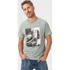 Jack & Jones Close Up Koszulka Zielony. Zielone podkoszulki męskie Jack & Jones, xxl, z nadrukiem, z bawełny, z krótkim rękawem. Za 66,95 zł.