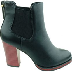 Botki damskie Sergio Leone BT538,Kolor czarny. Czarne botki damskie Sergio Leone, na zimę, bez obcasa, bez zapięcia. Za 130,00 zł.