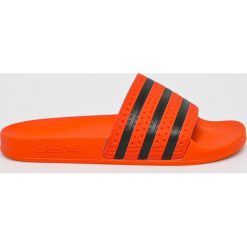 Adidas Originals - Klapki Adilette. Pomarańczowe kapcie męskie adidas Originals, z gumy, bez zapięcia. W wyprzedaży za 149,90 zł.