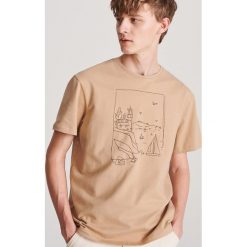 T-shirt z haftem - Beżowy. Brązowe t-shirty męskie Reserved, s, z haftami, bez kołnierzyka. Za 49,99 zł.