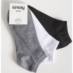 Stopki - Jasny szar. Szare skarpetki damskie marki Sinsay. Za 9,99 zł.