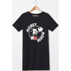 T-shirtowa sukienka Mickey Mouse - Czarny. Czarne sukienki damskie House, s, z motywem z bajki, bez kołnierzyka, bez rękawów. Za 69,99 zł.