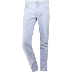 Won Hundred DEAN Jeansy Slim Fit clean bleach blue. Niebieskie jeansy męskie marki Won Hundred, z elastanu. W wyprzedaży za 365,40 zł.
