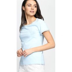 Jasnoniebieski T-shirt Flashing Lights. Niebieskie bluzki damskie Born2be, l. Za 39,99 zł.